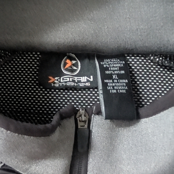 Men's Gray and Black Jacket - Picture 3 of 4